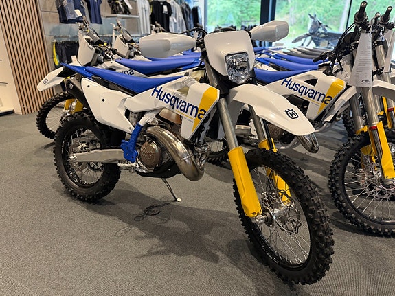 Husqvarna TE 300 3 of 5