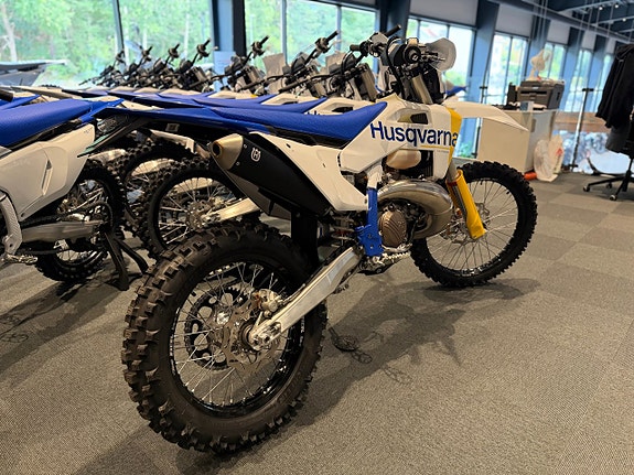 Husqvarna TE 300 4 of 5