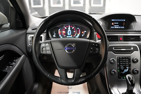 Volvo V70 11 of 21