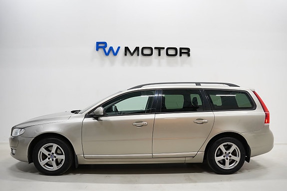Volvo V70 3 of 5