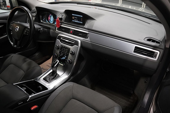 Volvo V70 8 of 21