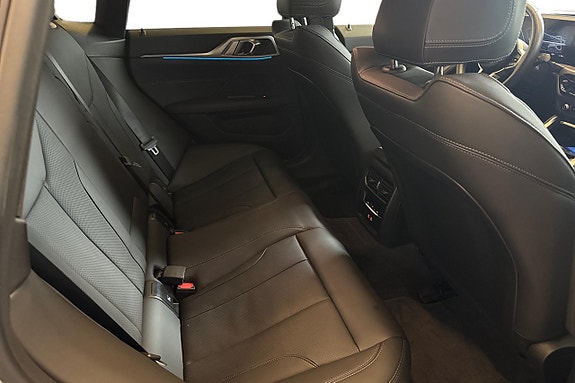 BMW i4 14 of 21