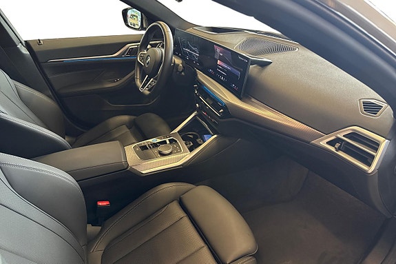 BMW i4 12 of 21