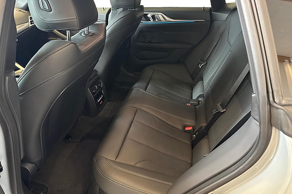 BMW i4 13 of 21