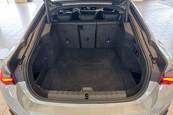 BMW i4 15 of 21