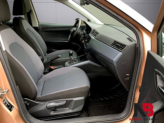 Seat Arona 14 of 25