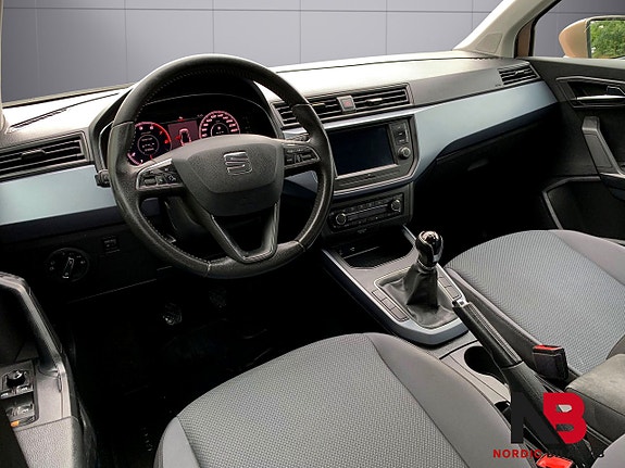 Seat Arona 3 of 5