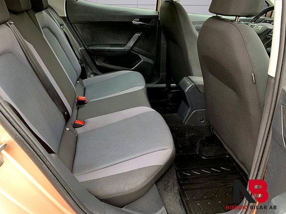 Seat Arona 15 of 25