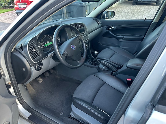 Saab 9-3 6 of 8