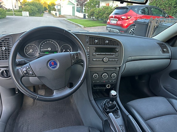 Saab 9-3 5 of 8