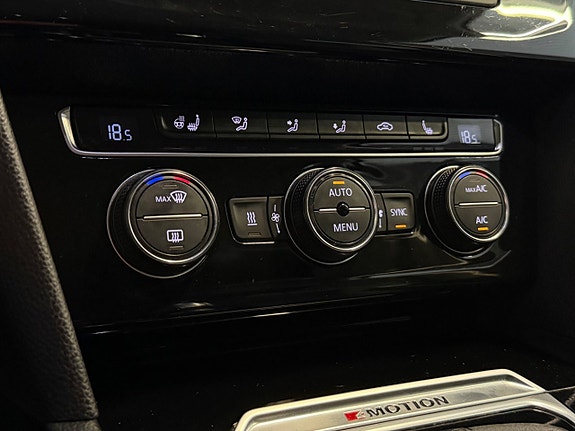 Volkswagen Passat 26 of 29