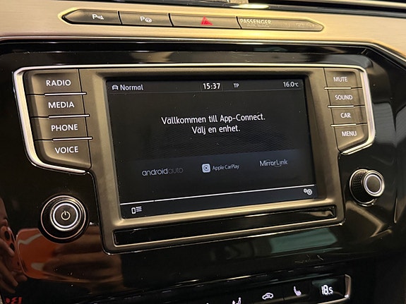 Volkswagen Passat 28 of 29