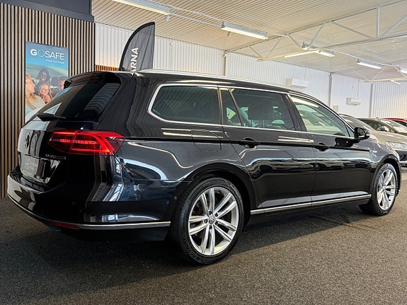 Volkswagen Passat 6 of 29