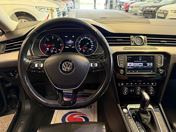 Volkswagen Passat 23 of 29