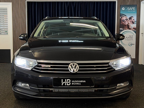 Volkswagen Passat 2 of 5