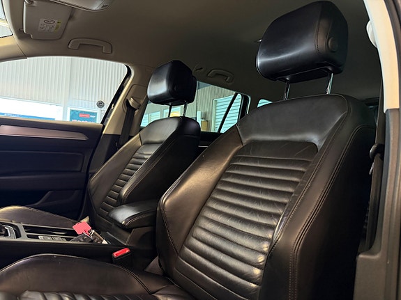 Volkswagen Passat 22 of 29