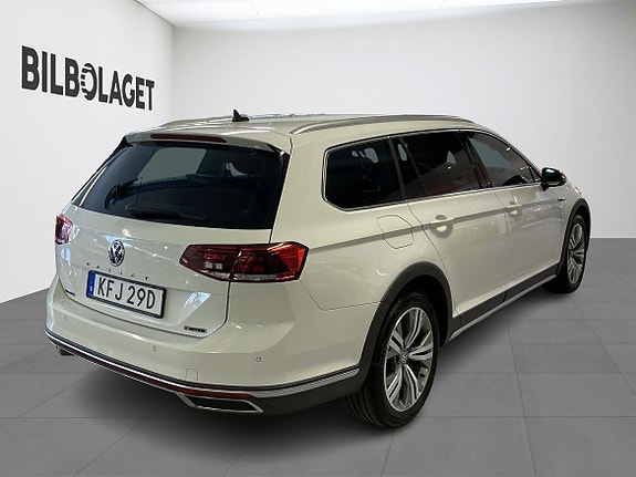 Volkswagen Passat Alltrack 4 of 14