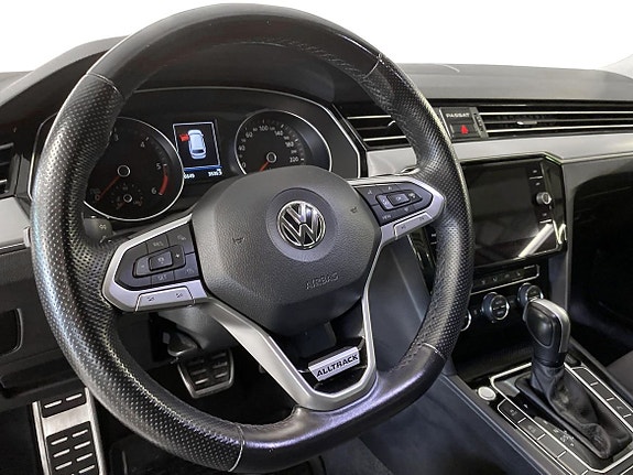 Volkswagen Passat Alltrack 10 of 14