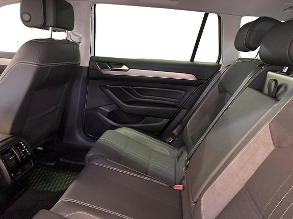 Volkswagen Passat Alltrack 7 of 14