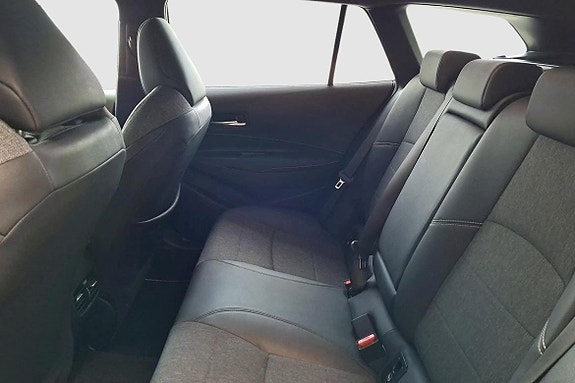 Toyota Corolla 9 of 14