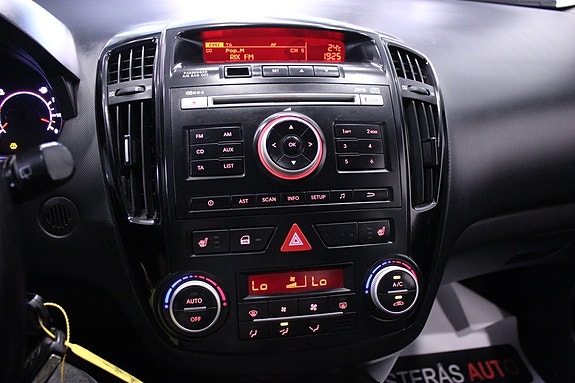 Kia Ceed 15 of 24