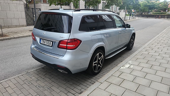 Mercedes-Benz GLS400 3 of 23
