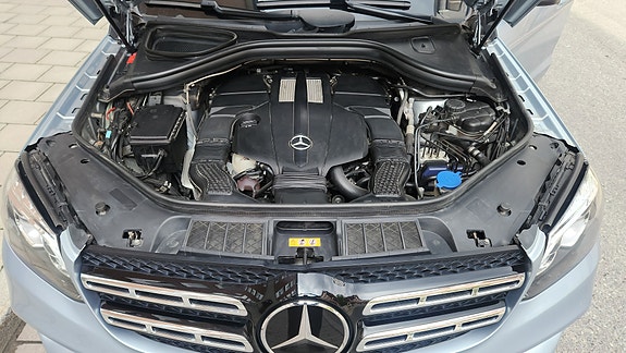 Mercedes-Benz GLS400 21 of 23