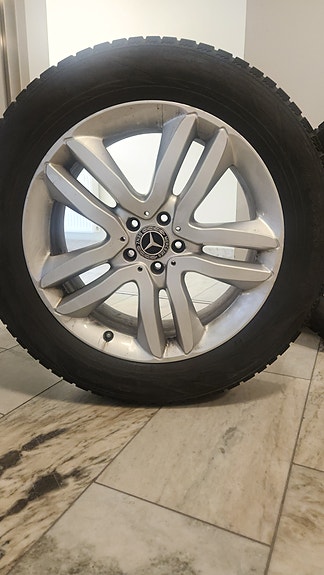 Mercedes-Benz GLS400 23 of 23