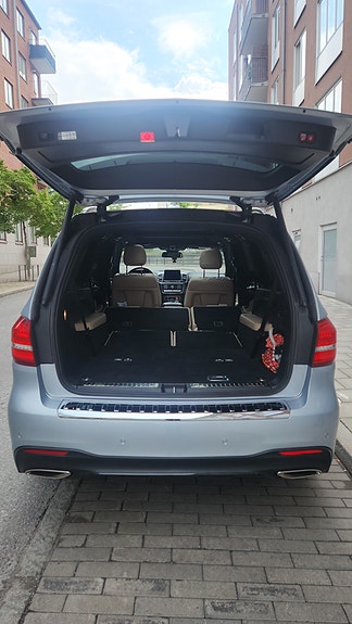 Mercedes-Benz GLS400 18 of 23