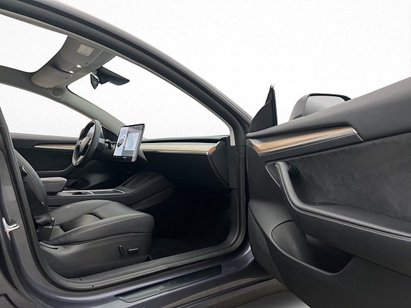 Tesla Model 3 27 of 30
