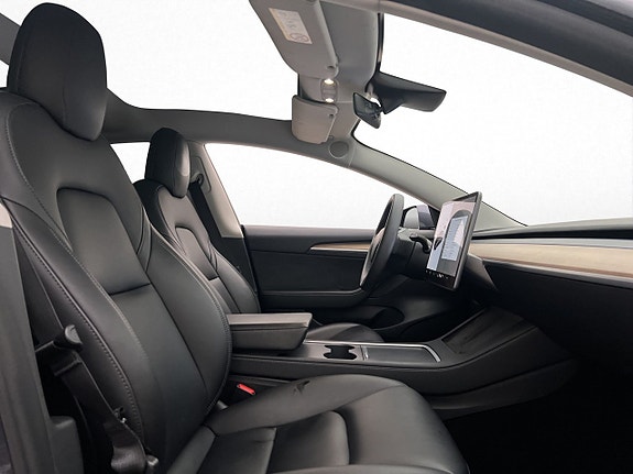 Tesla Model 3 26 of 30