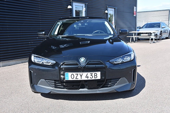 BMW i4 2 of 5