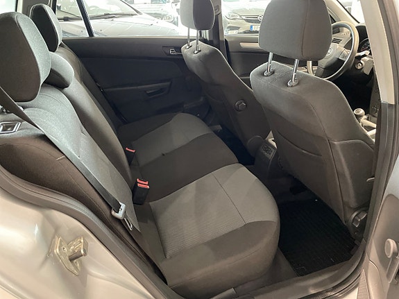 Opel Astra 13 of 14