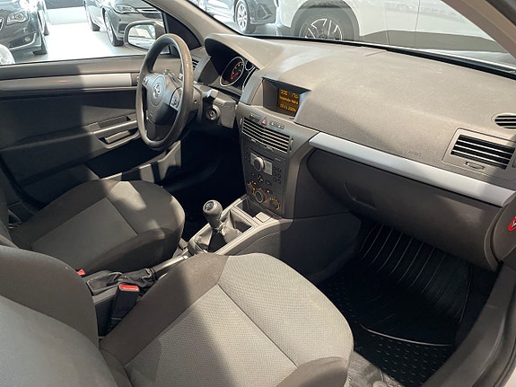 Opel Astra 11 of 14