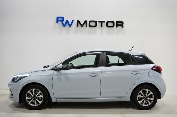 Hyundai i20 3 of 5