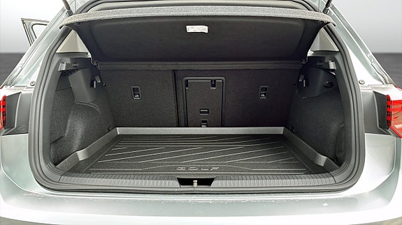 Volkswagen Golf VIII 12 of 12