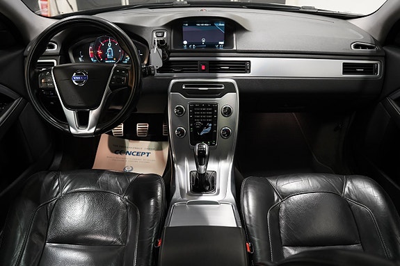 Volvo XC70 13 of 26