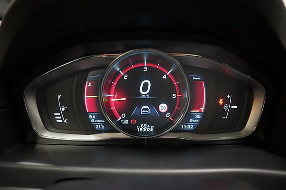 Volvo XC70 15 of 26