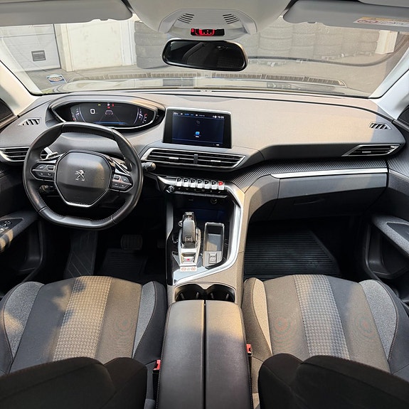 Peugeot 5008 9 of 12