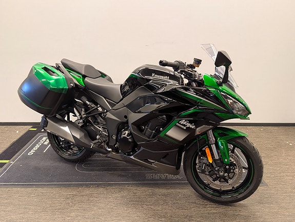 Kawasaki Ninja Z1000SX 2 of 4