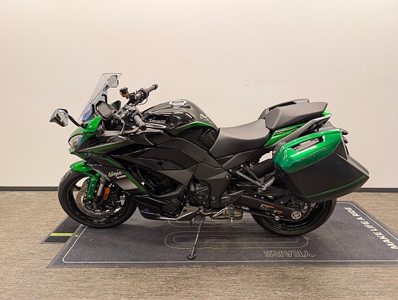 Kawasaki Ninja Z1000SX 4 of 4