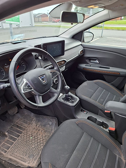 Dacia Sandero Stepway 2 of 5