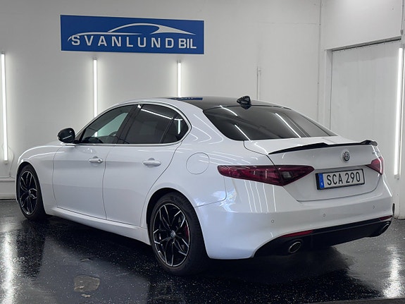Alfa Romeo Giulia 5 of 18
