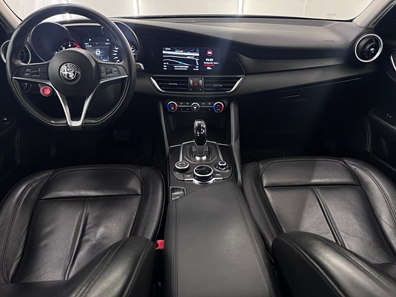 Alfa Romeo Giulia 16 of 18