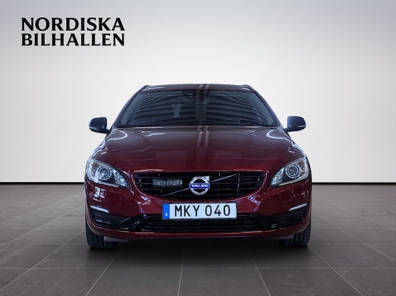 Volvo V60 2 of 5