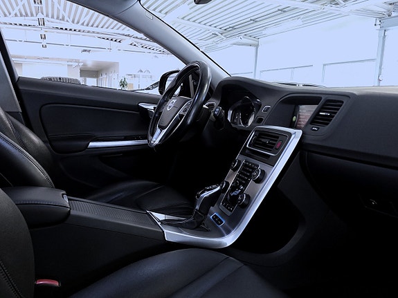 Volvo V60 13 of 17