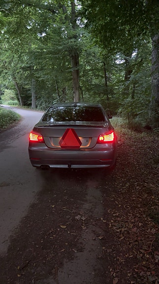 BMW 523i 2 of 14