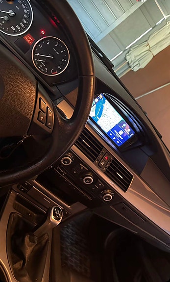 BMW 523i 10 of 14
