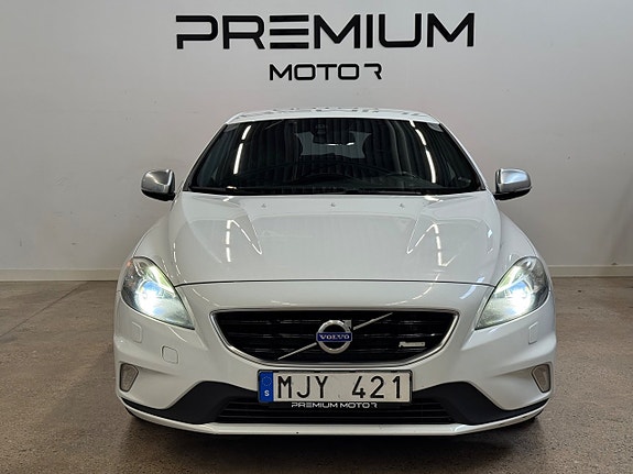 Volvo V40 3 of 15