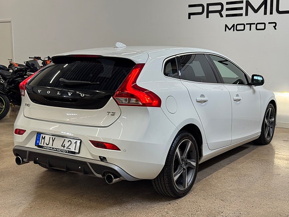 Volvo V40 8 of 15